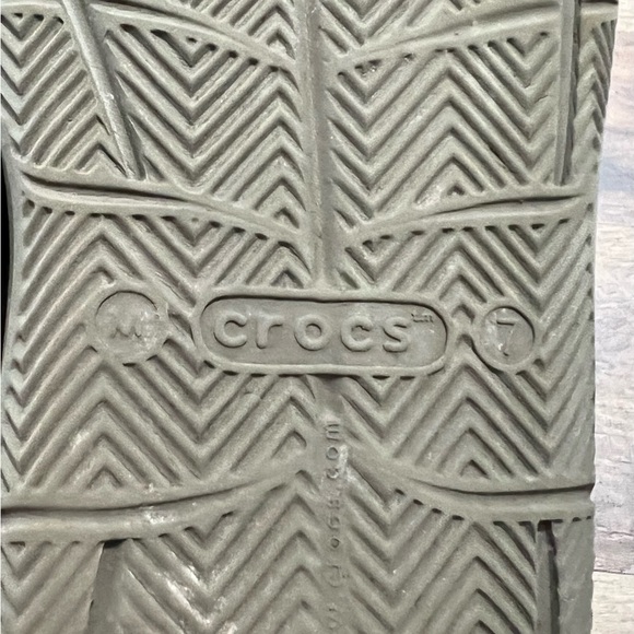 Crocs Black and Gray Flip Flop Style Sandel Size Mens 7 - Picture 3 of 3